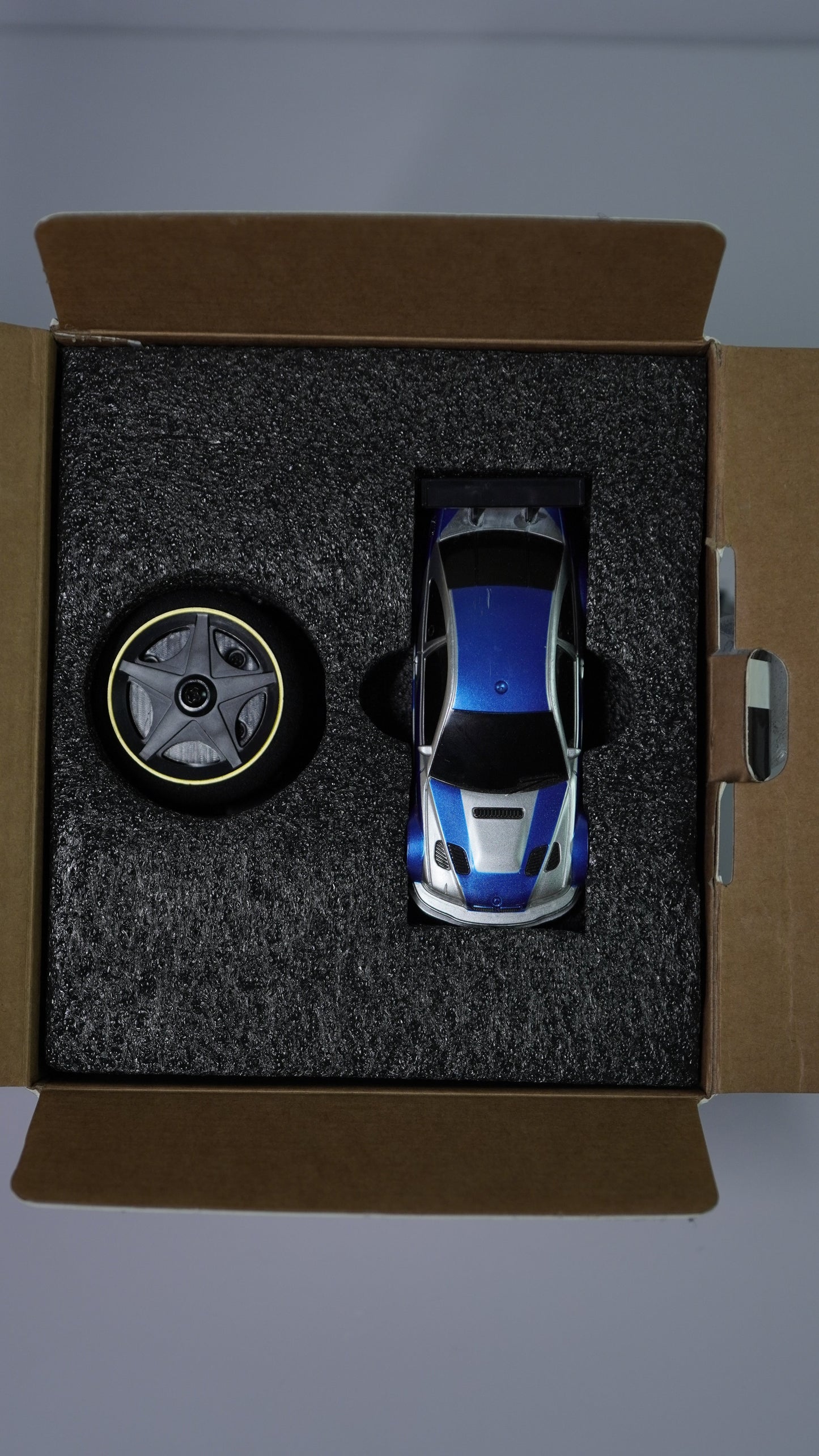 BMW M3 GTR (1:43)