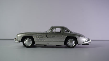 Retro Benz 300 SL Diecast Model Car